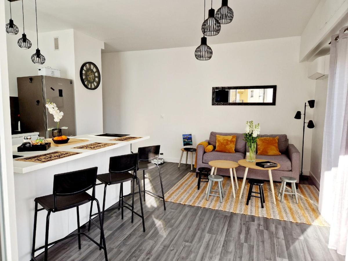 3 Pieces Proche Parking